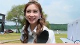 谁能给我解答一下下蔡徐坤 angelababy偷蔡徐坤鞋垫 奔跑吧