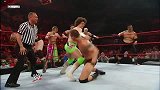 WWE-12年-塞纳兰迪完美组合击溃众多选手 HHH捡漏得手-专题