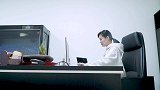 400斤小伙应聘保洁，却被经理问东问西，结局太搞笑了