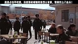 混混占位不吃饭，没想到老板娘竟是烈士家属，警察找上门出头
