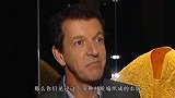 牛人用蜘蛛丝织衣服，收集100多万只蜘蛛日夜吐丝