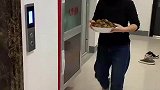 和婆婆同住一栋楼的好处