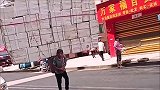 世外高人啊一个人能扛起几十个箱子