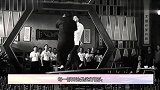 中国功夫遭美国佬蔑视，甄子丹秒发飙，一招让他跪地求饶