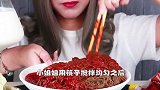 韩国美女吃超辣拉面，辣的脸都变色了，真是太厉害了！