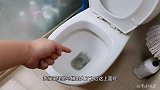 马桶不管多脏多臭，倒一点它进去，不用刷一冲就干净，超实用