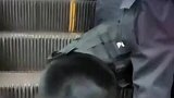 小朋友偶遇警汪一路尾随，警汪一脸懵怎么突然多了位小同事