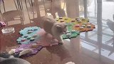 原来她这么关心姐姐呀