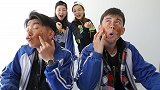 学渣蹭吃学霸零食，学霸竟做“牛粪面膜”套路他，真逗！