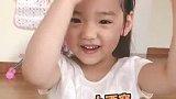 董璇晒女儿练芭蕾，小小年纪居然会劈叉，未来的芭蕾舞者可期