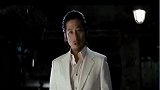 健二看在与李的兄弟情义上，放走了李跟卡特