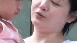 大S纯素颜带女儿逛街母爱满满，女神看起来一脸苍白很憔悴