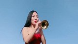 美女吹唢呐，一首北国之春吹的好醉人，人也漂亮