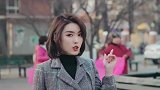 小姐姐真漂亮，在公园里唱歌，太好听了！