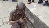 趁现在没人，抓紧合张影