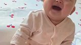 七个月的萌娃自娱自乐，这笑声也是没谁了！