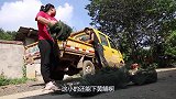 胖妹请哪位高手下地笼收获了8斤黄鳝，赶集摆摊全卖光，好开心