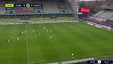 上半场补时第1分钟梅斯球员德莱纳射门 - 打偏