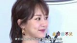 杨紫拍戏周围七八个助理撑伞保护，助理笑的很无奈，杨紫一脸不悦