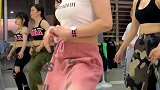你还记得怎么踢毽子吗