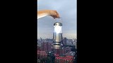 一定要备个太阳能露营灯，是灯是风扇还是一个充电宝，太有用了