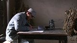团长命人搬机枪睡觉都不离身 陈志忙着写检讨