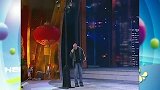 小品郭冬临真是喝多了，撞电线杆道歉还唱歌，这歌唱的太搞笑