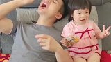 爸爸一偷吃，小情人就是这反应，穿尿不湿的果然惹不起！
