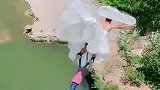 穿成这样蹦极的第一次见