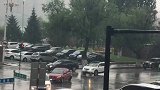 少年听雨歌楼上，中年听雨客舟中