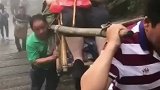 真是为难三位师傅了