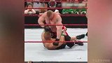 硬碰硬！WWE莱斯纳昔日与塞纳激情对摔