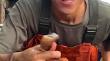 船长开心就是吃饭，八爪鱼开吃
