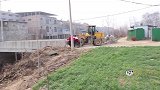 三轮车进城记1：妈妈骑三轮车，带傻妞和元宝进城，路上风景真美