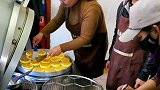 烙饼还能这么快！是开挂了吗？不敢相信啊！