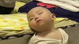 见过这样睡觉的吗，咱也不敢说，咱也不敢问，接下来一幕尴尬了！