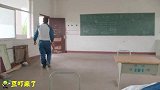 短剧：学生被灰山老妖围攻，玉兔放弃躯体解救同学，太暖心了