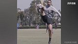 37岁大奉先高难度做球 这身体柔韧度太可怕了