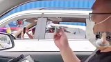男子高速遇堵车，放出航拍器去探路