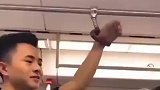 他已经挣扎5站了，也算是现场了