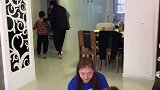 套路老公给婆婆惊喜