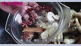 胖妹烧一盆鸡爪请公公品尝，三杯酒下肚，公公的私房钱被胖妹套出