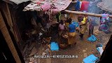 “漂浮贫民”自制特色美食，捞上鱼一洗一刮，烤熟有点馋嘴