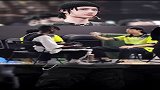 王一博在“这街”现场给偶像布布表演魔术，布布的反应也太真实了