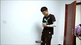 老公模仿超级英雄，老婆竟奖励他一百元，真是太有趣了