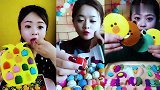 美女直播吃彩色台球巧克力，看着真过瘾，是我向往的生活