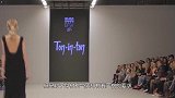 500斤女模特走秀，扔掉外套的一瞬间，全场观众为之沸腾了！