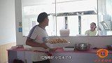 短剧：吃蘸串数签结账，结果胖妞数签时俩小伙却说甜言蜜语，真逗