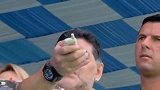 马拉多纳携女友亮相印度 为本人世界杯夺冠雕像揭幕