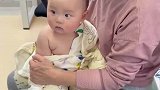 宝宝到医院打疫苗